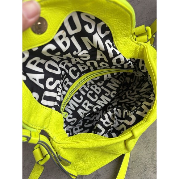 MARC BY MARC JACOBS Classic Q NATASHA Leather Crossbody Purse Bag Neon Yellow - Picture 8 of 11